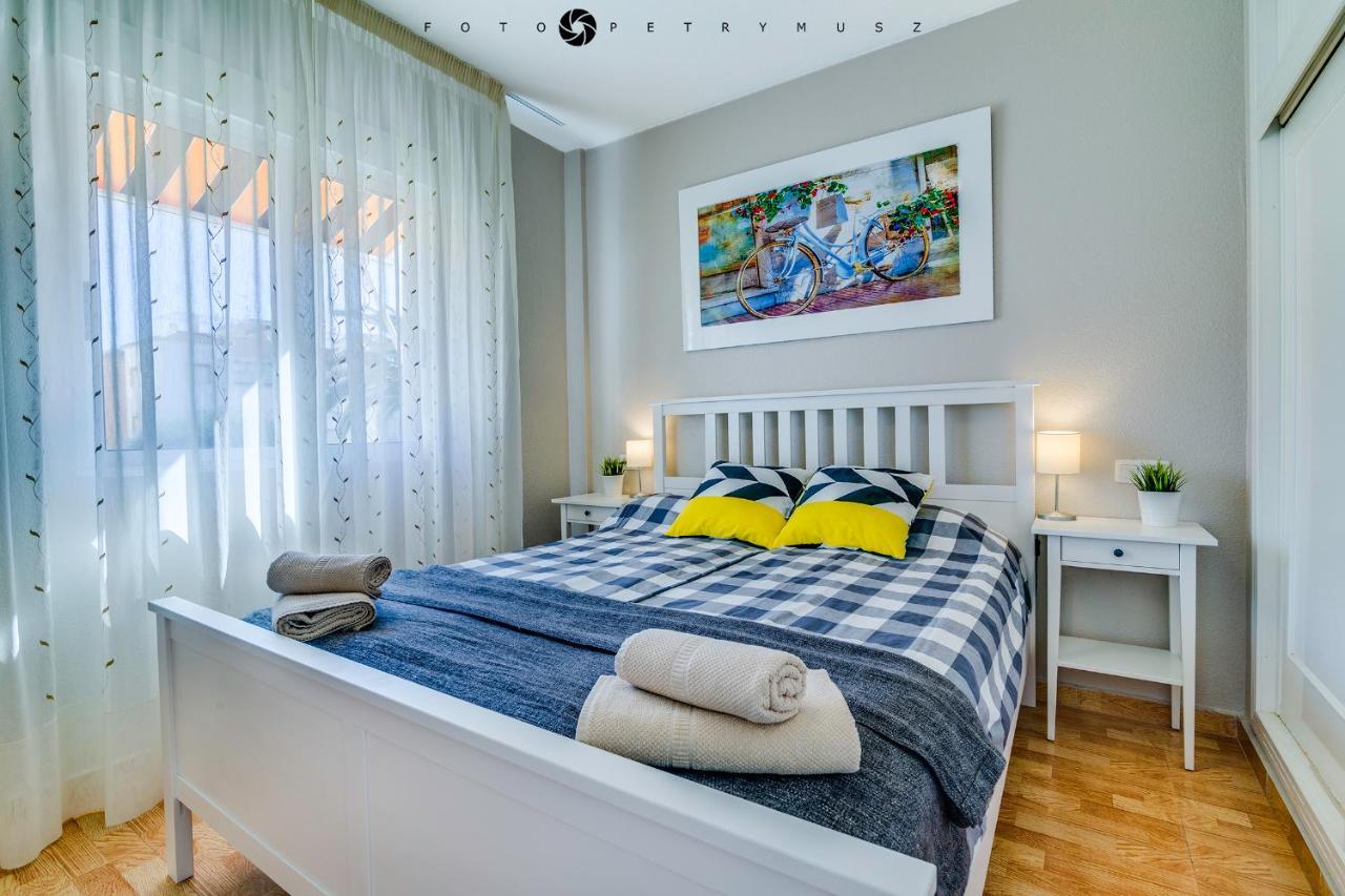 108 Apartament Fabulus Torrevieja Buitenkant foto