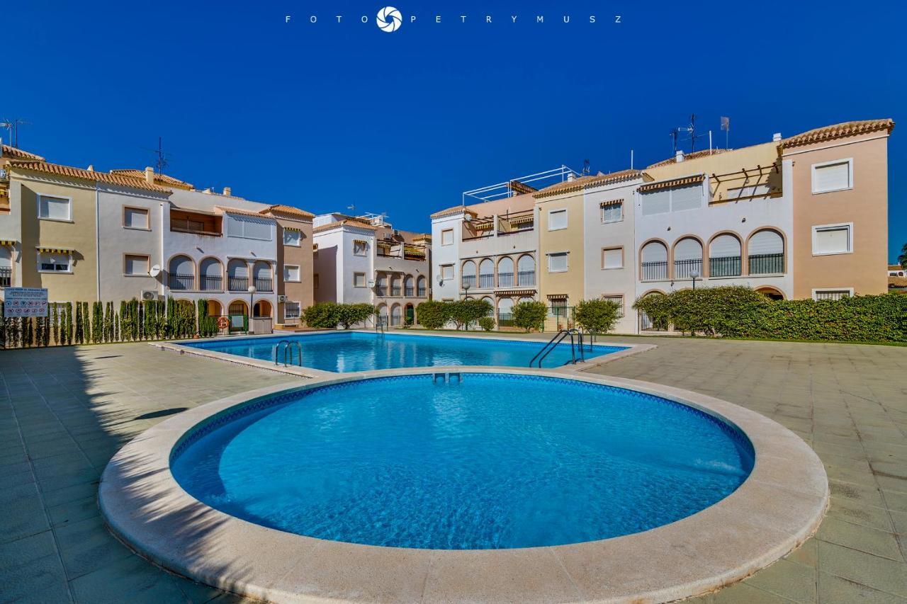 108 Apartament Fabulus Torrevieja Buitenkant foto